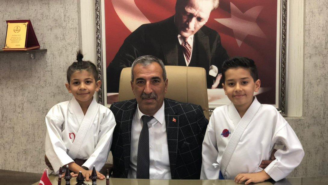 Minik Karatecilerden, İlçe Milli Eğitim Müdürümüz Sayın Mehmet Yağcıya Ziyaret