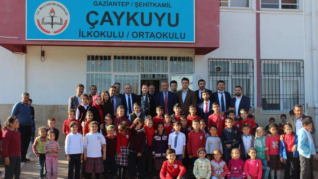 Ak Parti Gaziantep Milletvekilimiz Sayın Derya BAKBAK, Çaykuyu ve Uğurca Köylerimizde Bulunan Okullarımızı Ziyaret Etti