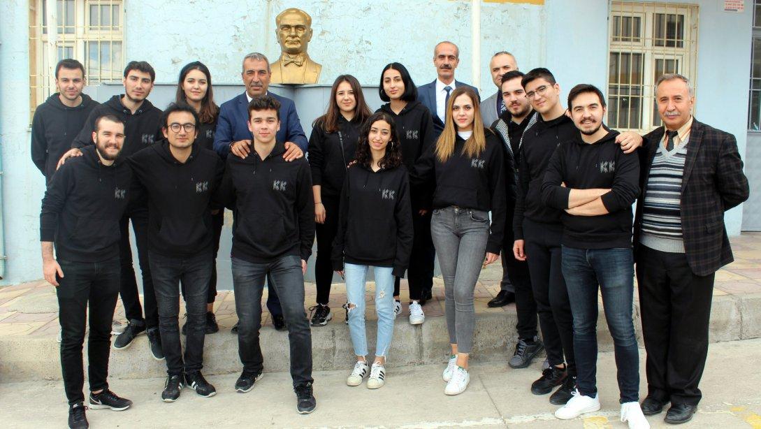 Koç Üniversitesi Beşiktaşlılar Kulübü öğrencileri Aydınlar İlkokulumuzu ziyaret etti.