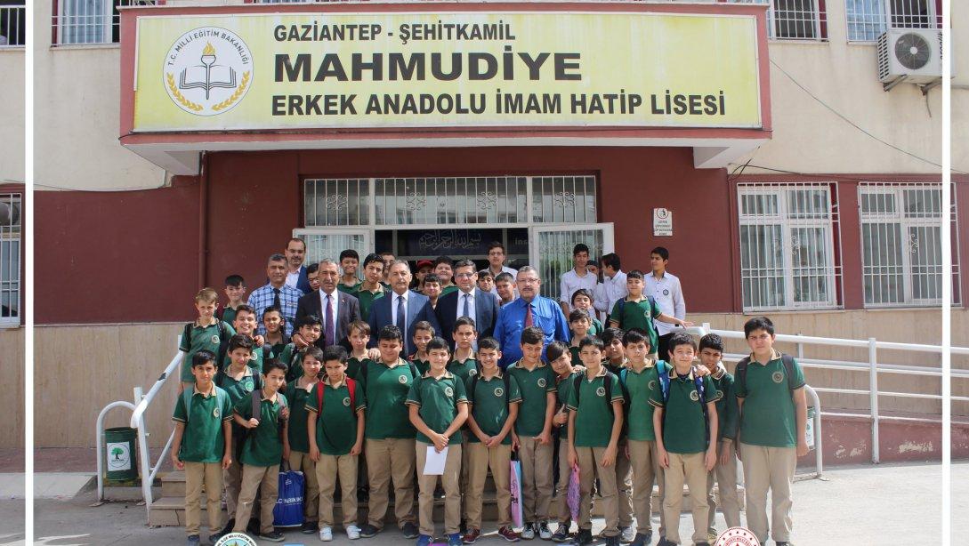 Eğitim konulu vatandaş buluşma toplantısı Mahmudiye Erkek Anadolu İmam Hatip lisemizde gerçekleştirildi.
