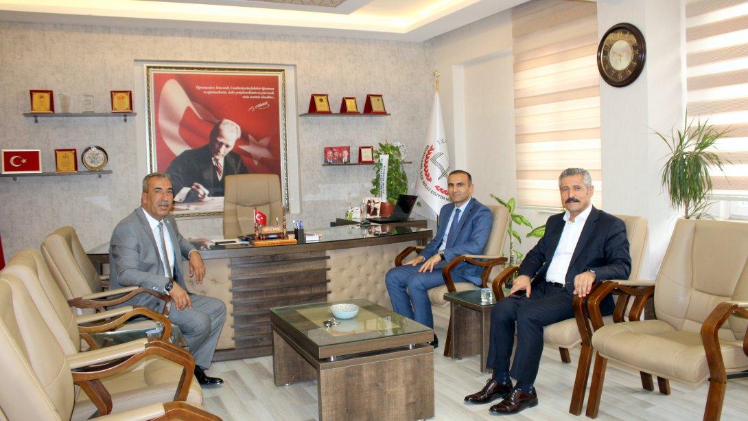 Gaziantep Adalet Komisyonu Başkanı Hakim Sayın Mustafa ALÇIK, İlçe Milli Eğitim Müdürümüz Sayın Mehmet YAĞCI'yı makamında ziyaret etti.