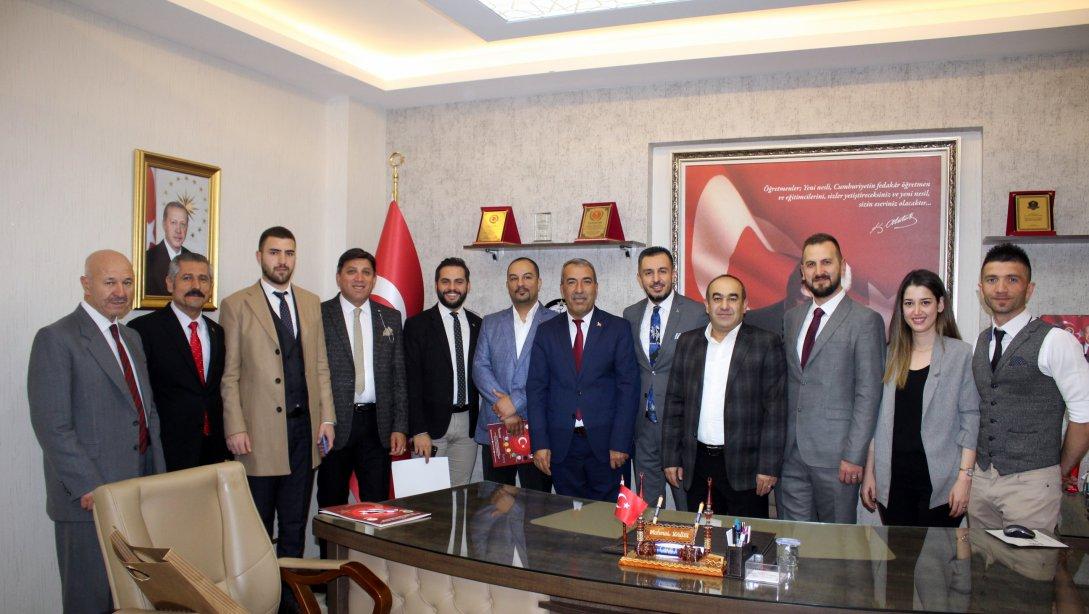 TAV Esenboğa Havalimanı Yetkilileri, İlçe Milli Eğitim Müdürümüz Sn. Mehmet YAĞCI'yı makamında ziyaret ettiler.
